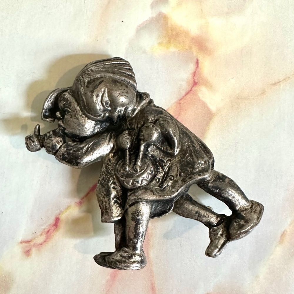 Silson Co. Hummel style vintage brooch
